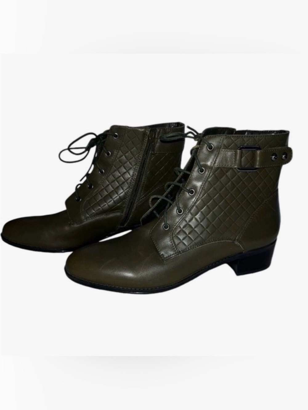 EUC, Isaac Mizrahi Black Leather Quilted, Lace Up, Side Zip Ankle Boot, Size 10